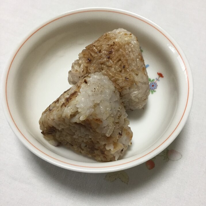 エゴマ味噌の焼きおにぎり